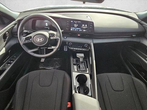 New 2026 Hyundai Elantra SEL Sport Premium FWD image 9