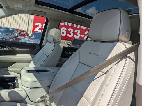 Certified 2023 GMC Yukon XL Denali AWD/4WD image 9