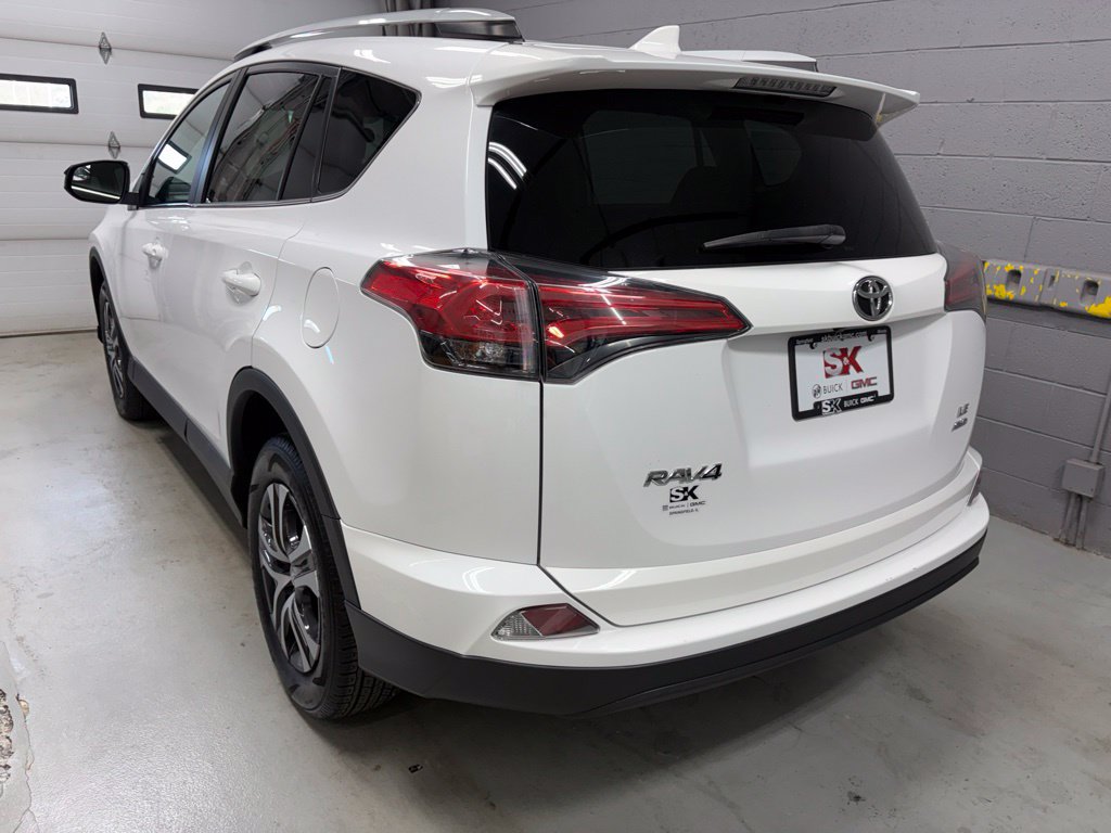 Used 2016 Toyota RAV4 LE AWD/4WD image 22