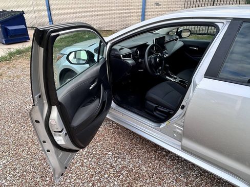 Used 2021 Toyota Corolla LE FWD image 18