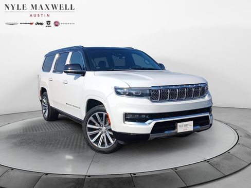Used 2023 Jeep Grand Wagoneer L Series II AWD/4WD image 2