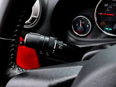 Used 2018 Jeep Wrangler Rubicon w/ Power Convenience Group image 34