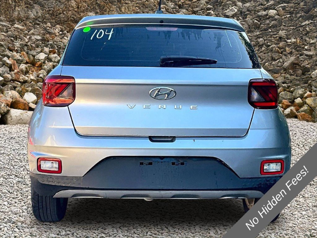 Used 2024 Hyundai Venue SE FWD image 4