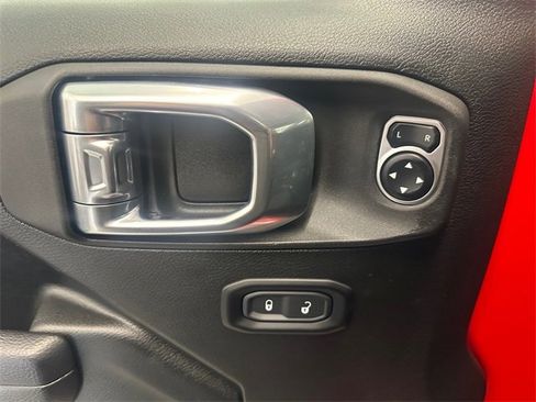 Used 2023 Jeep Gladiator Sport image 21