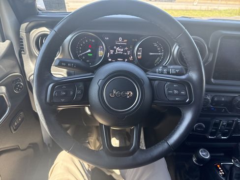 Used 2023 Jeep Wrangler Unlimited w/ Sun & Screen Package AWD/4WD image 18