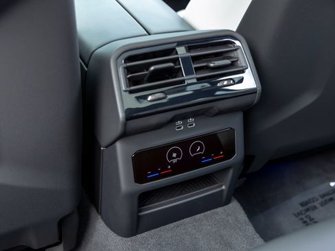Used 2026 BMW M5 Touring AWD/4WD image 46