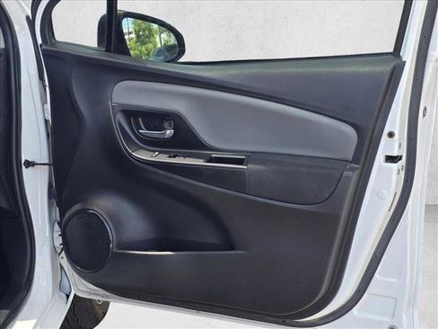 Used 2015 Toyota Yaris SE FWD image 6