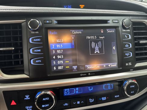 Used 2015 Toyota Highlander XLE AWD/4WD image 20