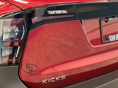 Certified 2025 Nissan Kicks SV w/ SV Premium Package AWD/4WD image 33