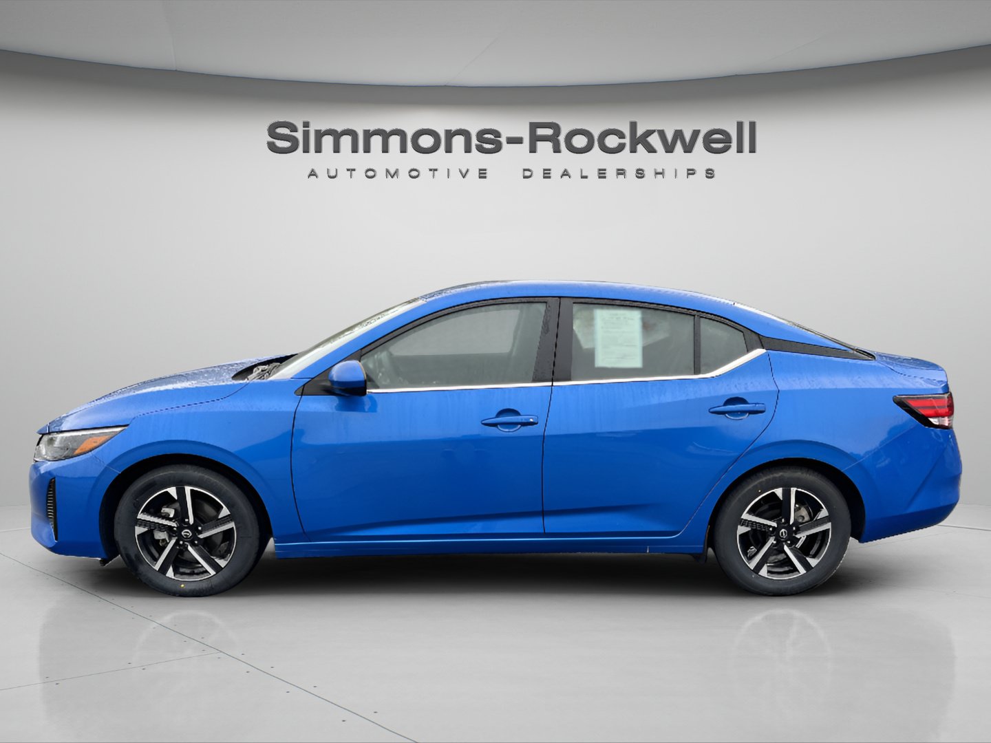 Used 2025 Nissan Sentra SV FWD image 2