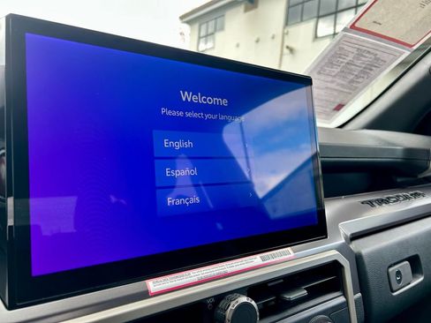 Certified 2024 Toyota Tacoma TRD Off-Road image 21