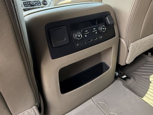 Used 2020 GMC Yukon SLT w/ Premium Edition AWD/4WD image 28