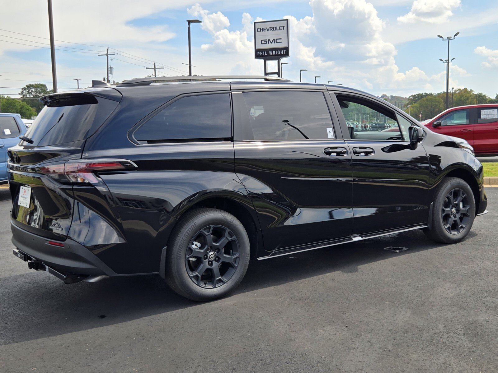 New 2026 Toyota Sienna XLE Woodland Edition AWD/4WD image 3