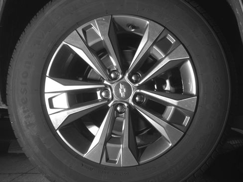 Used 2025 Chevrolet Equinox LT FWD image 15