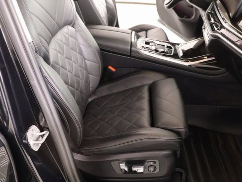 Used 2024 BMW X7 xDrive40i w/ Premium Package image 16