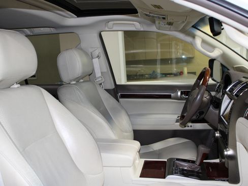 Used 2011 Lexus GX 460 w/ Comfort Plus Pkg AWD/4WD image 36