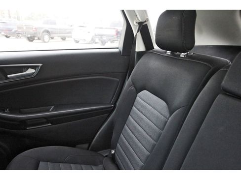 Used 2022 Ford Edge SE image 14