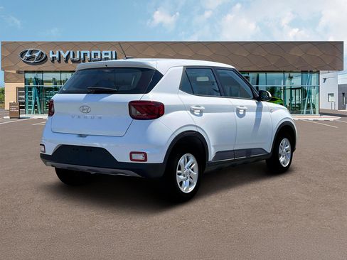New 2025 Hyundai Venue SE image 7