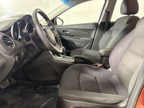 Used 2012 Chevrolet Cruze LT image 4