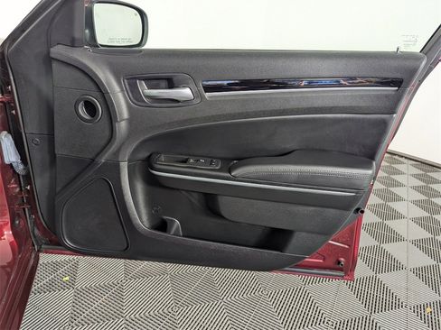 Used 2023 Chrysler 300 Touring image 31