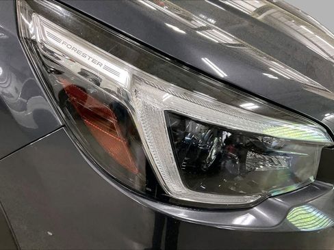 Used 2021 Subaru Forester Premium AWD/4WD image 28