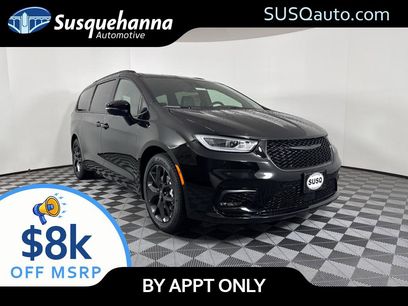 New 2026 Chrysler Pacifica Limited w/ S Appearance Package