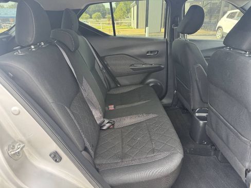 Used 2019 Nissan Kicks SV FWD image 21