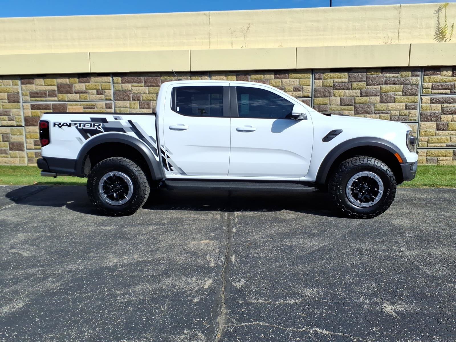 Used 2025 Ford Ranger Raptor AWD/4WD image 12