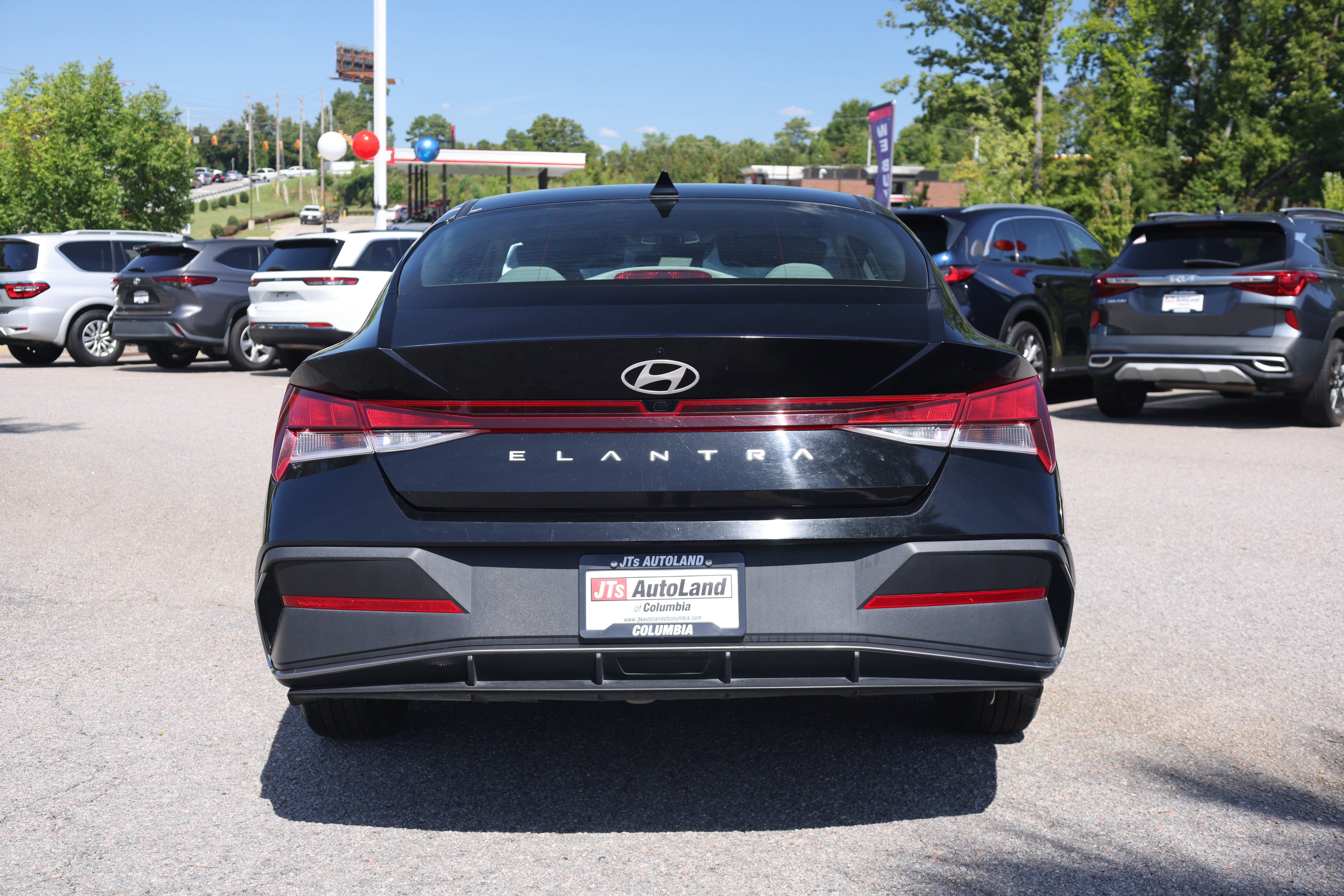 Used 2024 Hyundai Elantra SEL FWD image 4