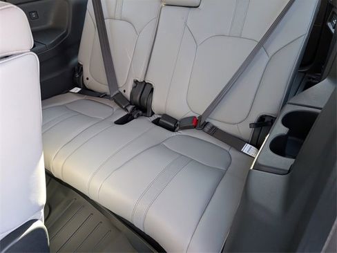 New 2025 Honda Pilot Touring image 32