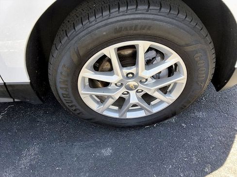 Used 2023 Chevrolet Equinox LS AWD/4WD image 18