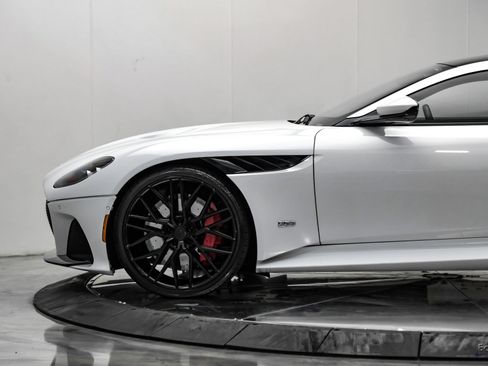 Used 2023 Aston Martin DBS Coupe RWD image 9