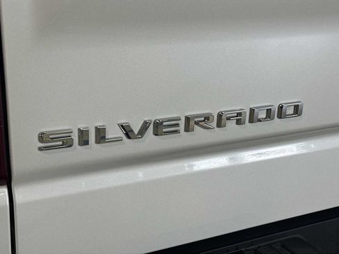 Used 2021 Chevrolet Silverado 1500 High Country w/ Technology Package AWD/4WD image 13