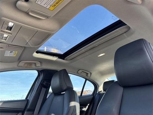 Used 2022 MAZDA MAZDA3 s image 25