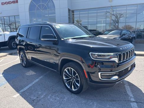 Used 2022 Jeep Wagoneer Series III w/ Premium Group I image 36