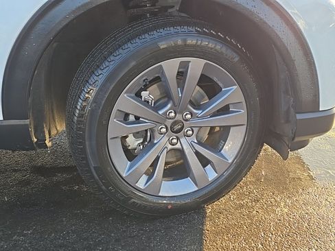 Used 2025 Ford Explorer Active w/ Active Comfort Package image 54