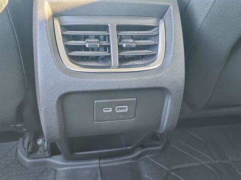 Used 2019 Chevrolet Blazer LT image 9