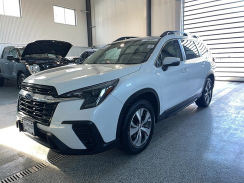 Used 2023 Subaru Ascent Premium w/ Convenience Package AWD/4WD image 3