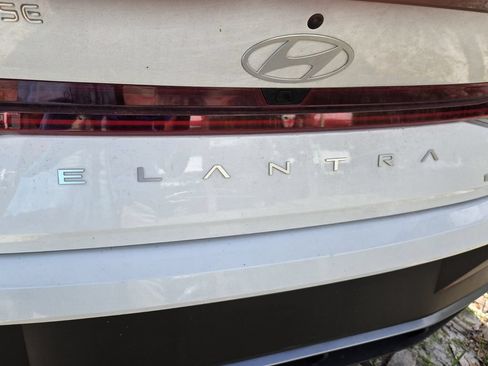 Used 2025 Hyundai Elantra SEL FWD image 9