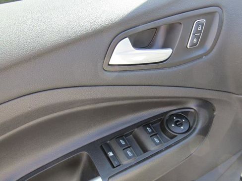 Used 2014 Ford Escape SE image 16