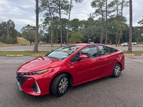Used 2021 Toyota Prius Prime LE image 10