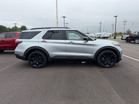 Used 2023 Ford Explorer ST-Line w/ Class IV Trailer Tow Package AWD/4WD image 4