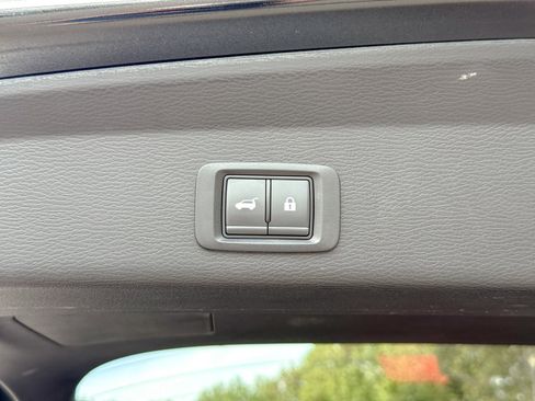 Used 2024 Mitsubishi Outlander AWD image 14
