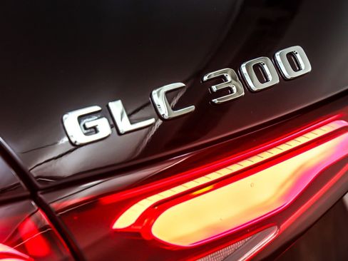 Certified 2025 Mercedes-Benz GLC 300 image 10