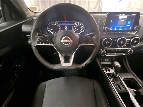 Used 2024 Nissan Sentra SV FWD image 17