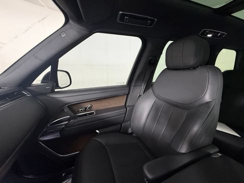 Used 2025 Land Rover Range Rover SE AWD/4WD image 21