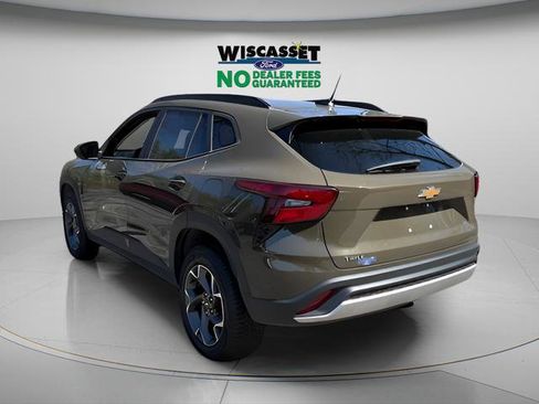 Used 2024 Chevrolet Trax LT w/ LT Convenience Package FWD image 21