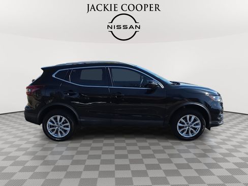 Used 2020 Nissan Rogue Sport SV image 4