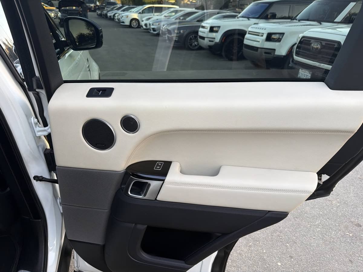 Used 2014 Land Rover Range Rover Sport Supercharged AWD/4WD image 13