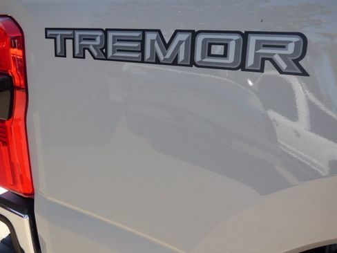 New 2025 Ford F350 Lariat w/ Lariat Ultimate Package image 24